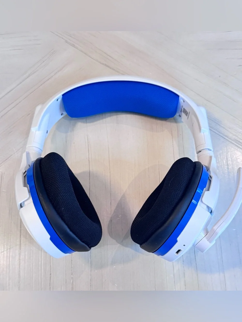 Turtle Beach Stealth 600 Wireless Gaming Headset White for PS5 & PS4 - Like New!